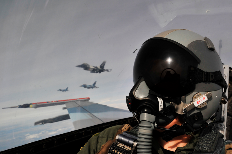 Illustration for article titled 50 Totally Stunning Combat Aircraft Photos Taken Around Alaska